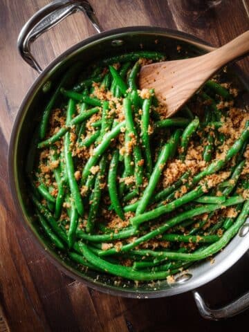Italian Green Beans with Garlic, Parmesan, and Toasted Breadcrumbs Recipe