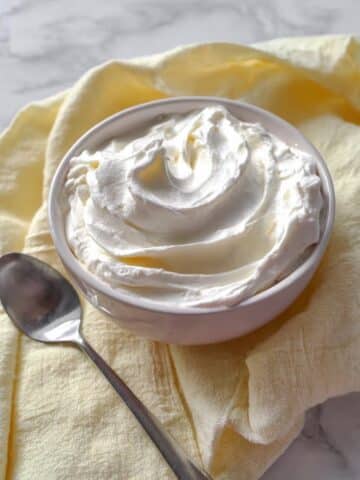 Copycat Pillsbury Cinnamon Roll Icing Recipe