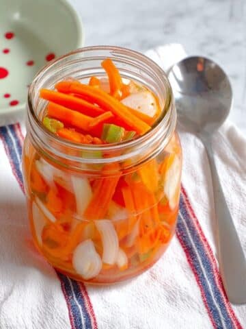Spicy Southern Pickled Carrots Recipe
