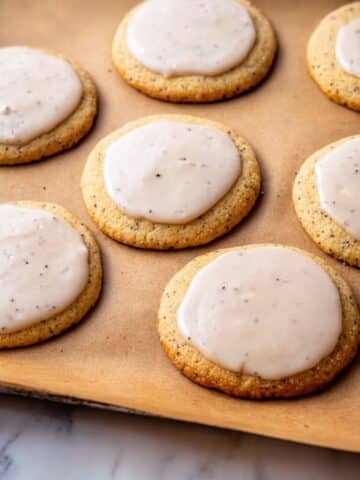 Taylor Swift's Famous Chai-Spiced Cookies with Cinnamon Glaze Recipe