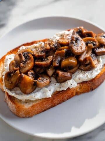 Creamy Mushroom Toast Recipe