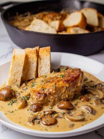 Creamy Brie Chicken & Mushrooms Recipe