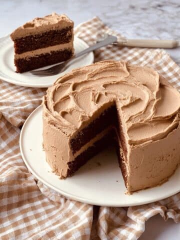 1950s Feathery Fudge Cake Recipe