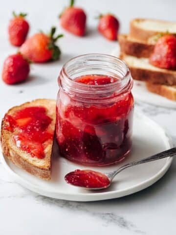 Sweet and Tangy Strawberry Compote Recipe