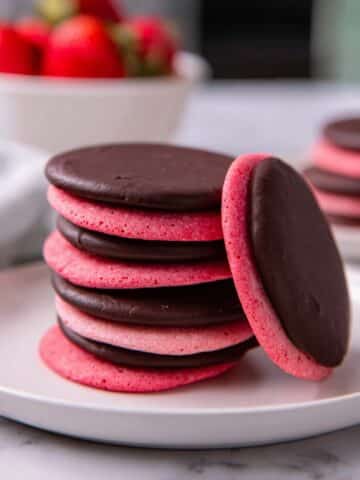 Frozen Strawberry Chips with Chocolate Dip Recipe