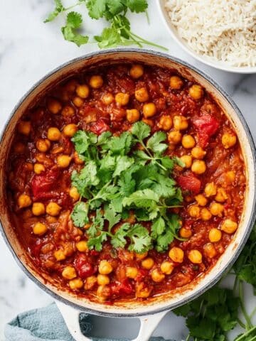 Easy Vegan Chana Masala Curry Recipe