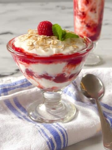 Scottish Cranachan (Raspberry Oatmeal Parfaits) Recipe