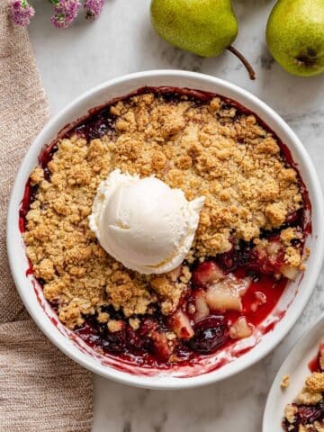 Spiced Pear Berry Crumble Recipe