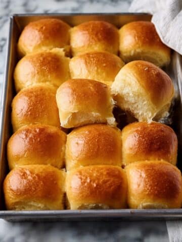 Homemade Soft and Flaky Dinner Rolls Recipe