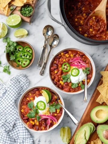 Vegetarian Chili with Fire-Roasted Tomatoes and Chipotle Peppers Recipe
