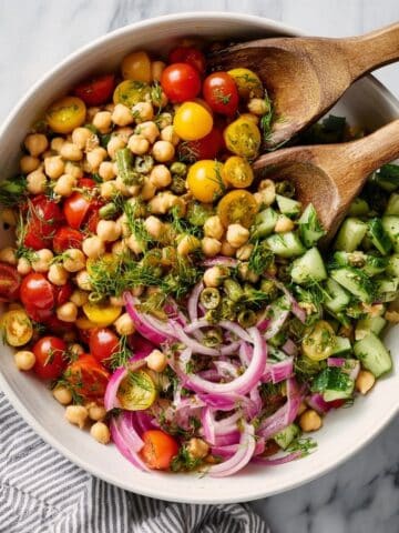 Refreshing Chickpea Salad with Lemon and Fresh Herbs Recipe