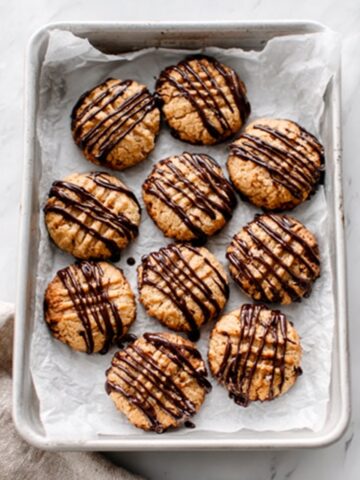 Vegan Coconut Macaroons with Chocolate Drizzle Recipe